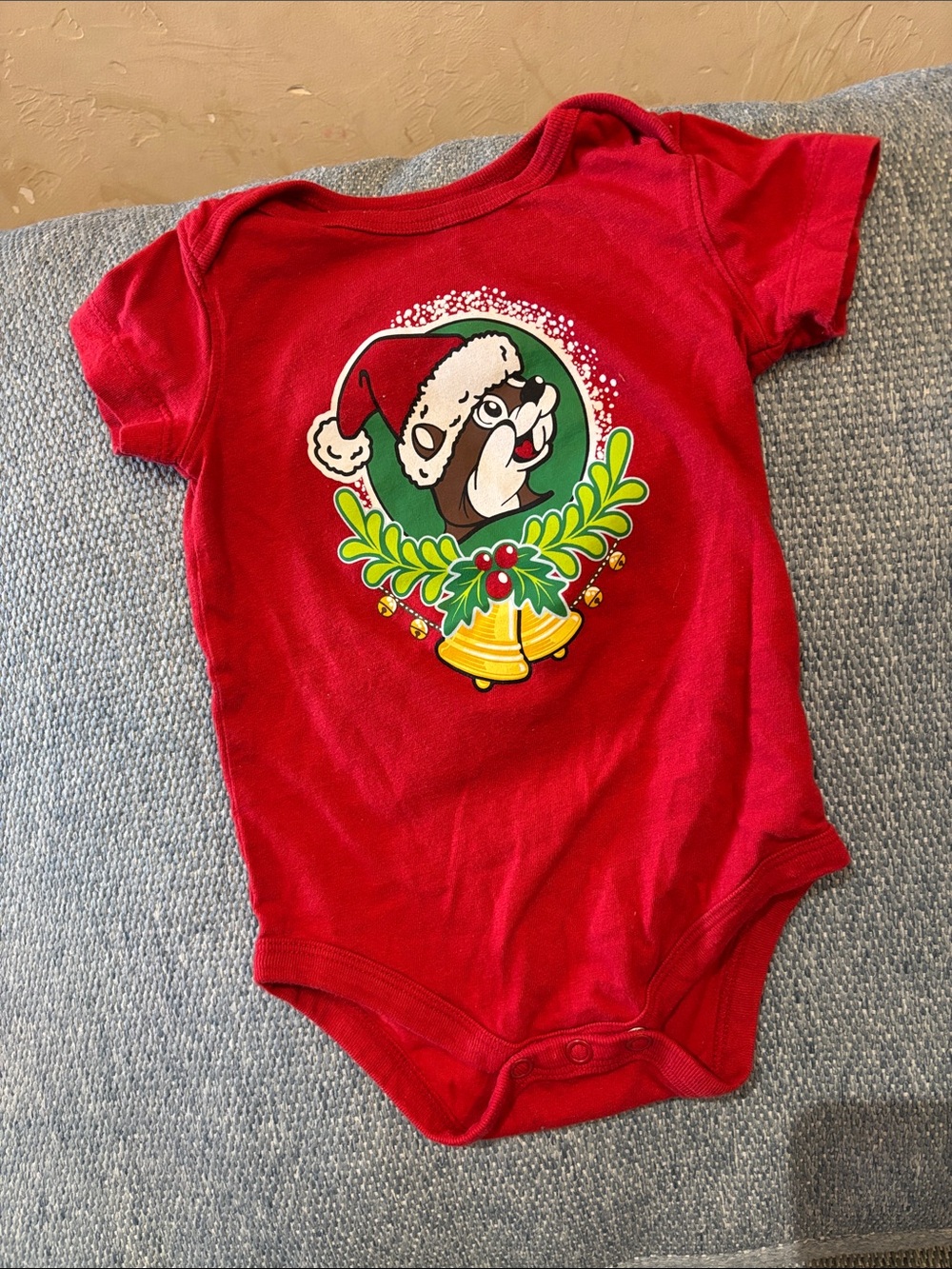 Buc-ee’s Christmas onesie! 6 months